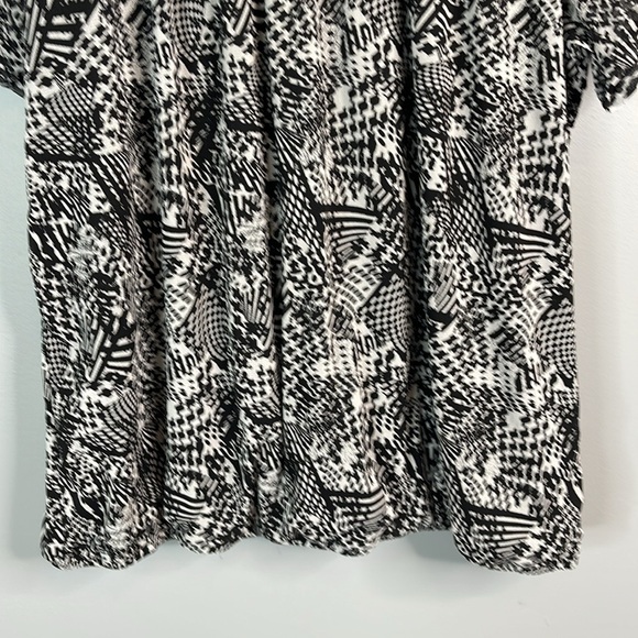 George Printed Mesh Top Elastic Scoop Neck and Waistband Black White Plus 2X - Picture 6 of 13